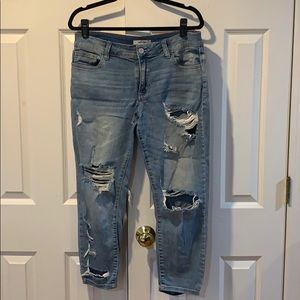 Destroyed Boyfriend Jeans